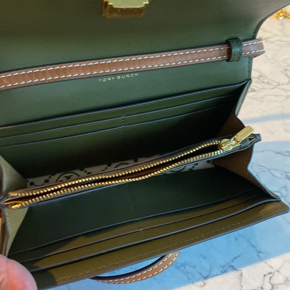 Tory Burch T Monogram NWOT Crossbody Wallet - Picture 5 of 9